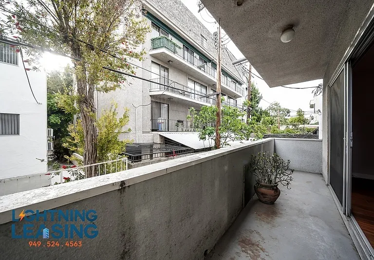 815 S Shenandoah St #301 — Photo 4