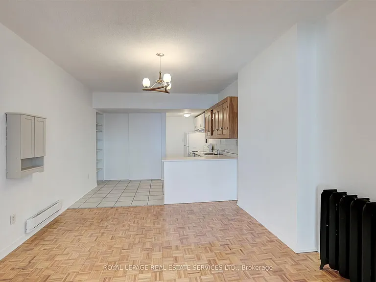 1530 King St W #101 — Photo 5