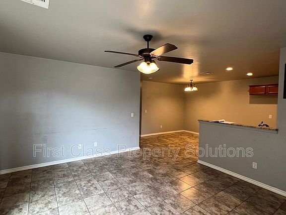 3rd image of 131 Ashley Dr