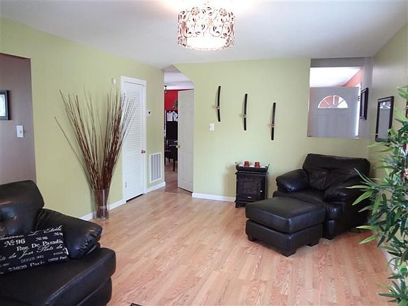 4th image of 1321 Candlewood Ln