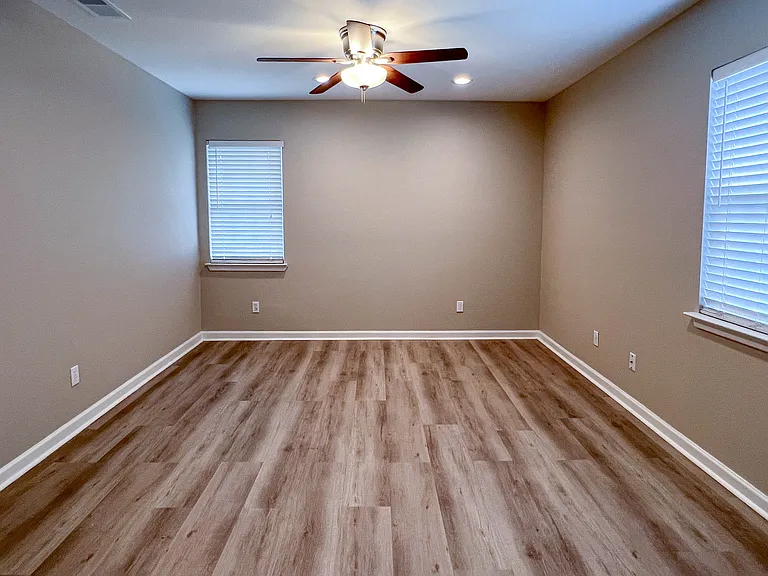 5004 Colorado Blvd — Photo 16
