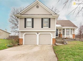 1038 E Millview Cir, Olathe, KS 66061