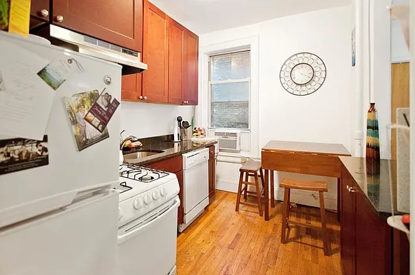 Rented by LJ Sloane Management | media 10