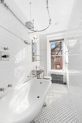 Sold by Compass | media 7