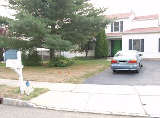 38 Szymanski Dr, Spotswood, NJ 08884