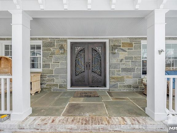 3rd image of 88 Chestnut Ridge Rd