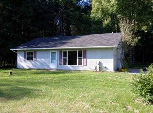 E8438 Weyauwega Rd, New London, WI 54961
