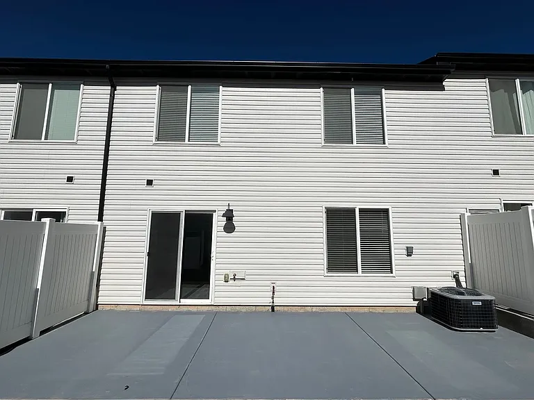 317 N 2050 W — Photo 12