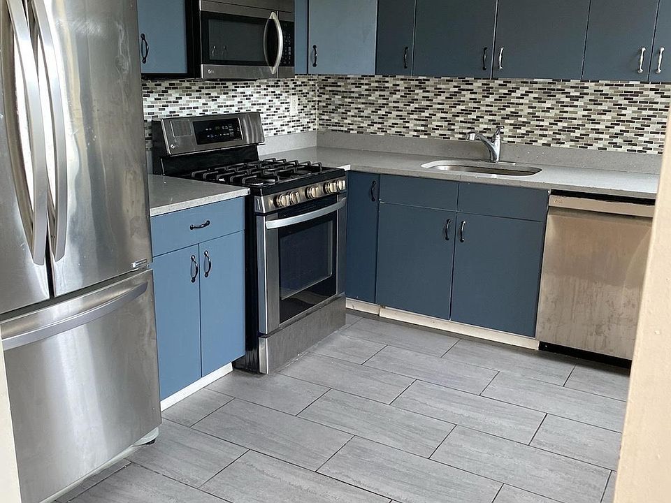 1st image of 40 Vernon Ave