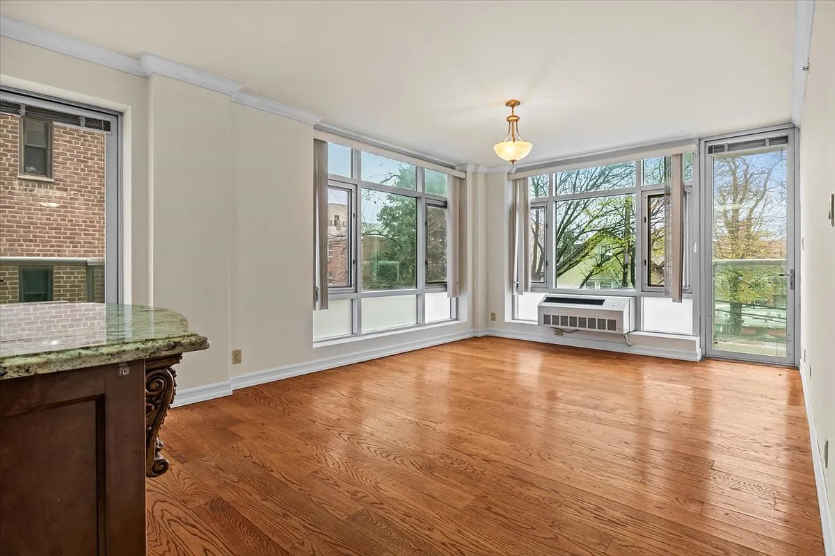 3511 Cambridge Avenue — Photo 1