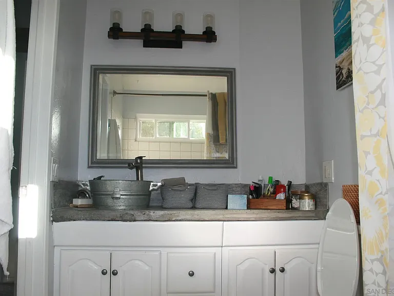 5777 Gaines St #5 — Photo 6