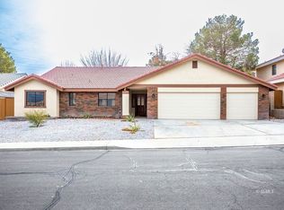 237 W Cobblestone Ln, Ridgecrest, CA 93555