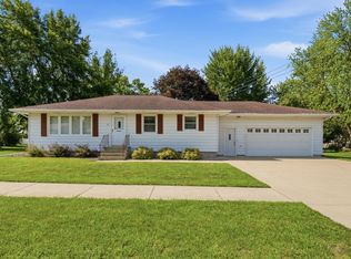 16 Minnesota Ave W, Minnesota Lake, MN 56068