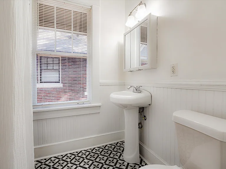 920 N Barksdale St — Photo 16