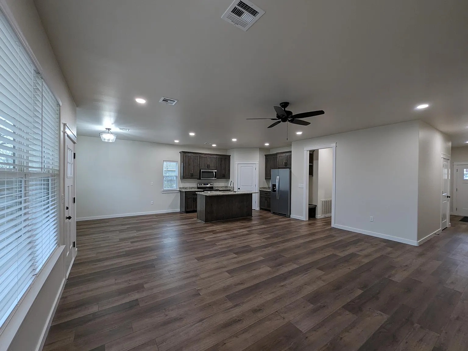 3 bed, 1610 sqft, $2,300 — Photo 3