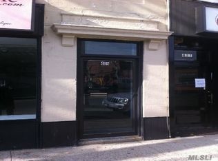 409 Plandome Rd, Manhasset, NY 11030