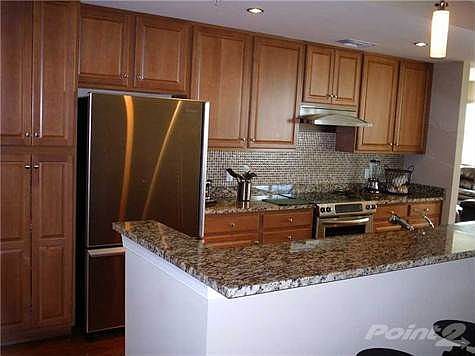 3rd image of 1227 E Madison St Unit 606