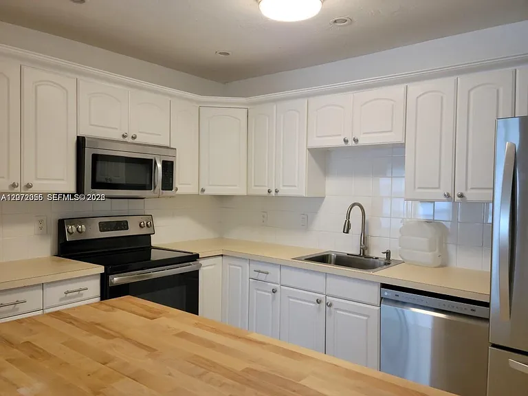 4730 NW 10th Ct #302 — Photo 16