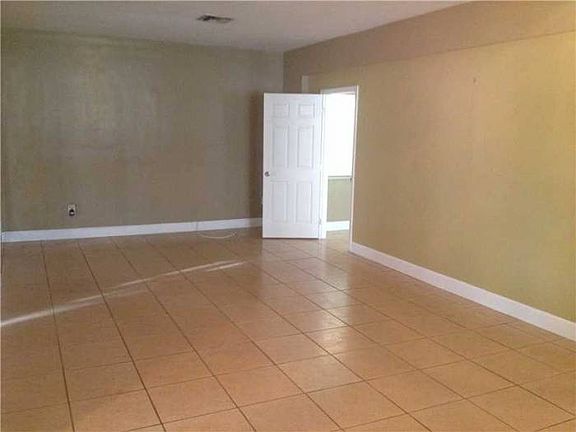 4th image of 226 N 26th Ave
