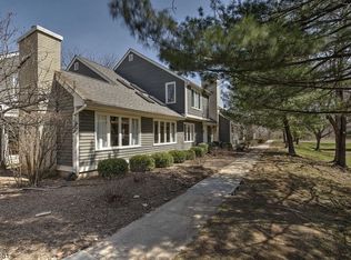 126 Village Dr, Basking Ridge, NJ 07920