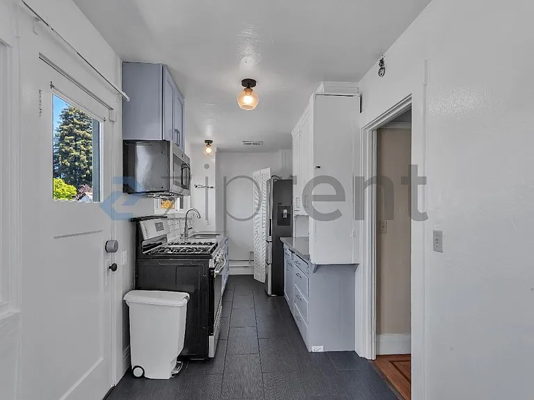 5737 Claremont Ave — Photo 16