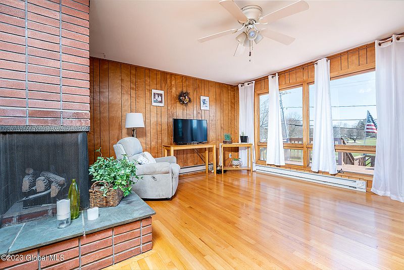 5th image of 209 Schuurman Road