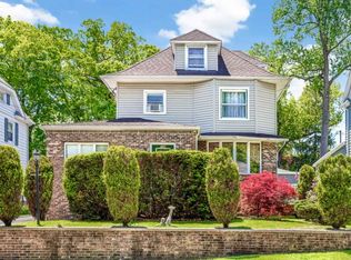 106 Washington Pl, Hasbrouck Heights, NJ 07604