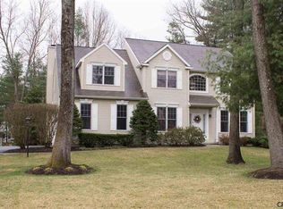 25 Sweetbriar Dr, Gansevoort, NY 12831