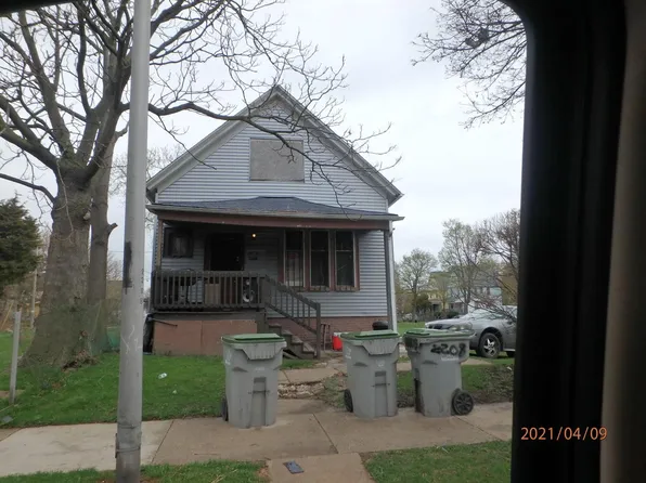 2208 West Brown STREET, Milwaukee, WI 53205