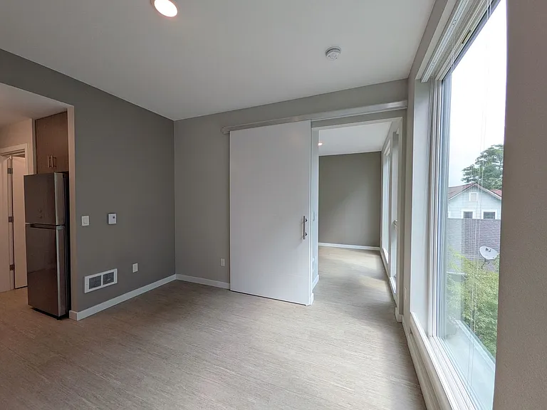 Soleil Apartments — Photo 28