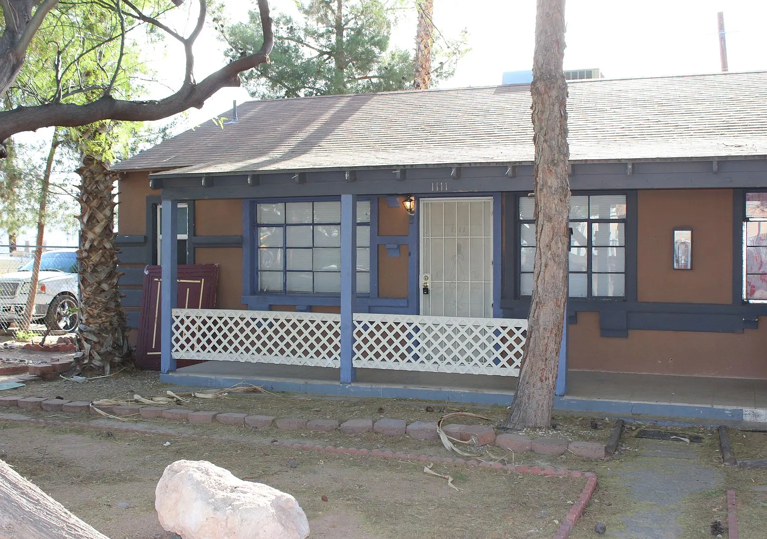 1109 Hillside Place — Photo 1