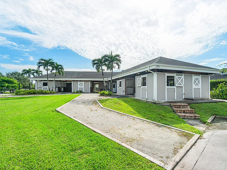 2080 Canter Way — Photo 7
