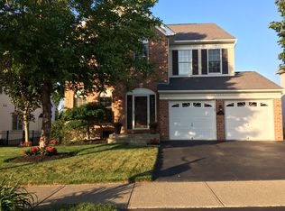 19 Lilac Ln, Danbury, CT 06810