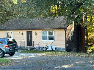 71 Cayenne St, West Springfield, MA 01089