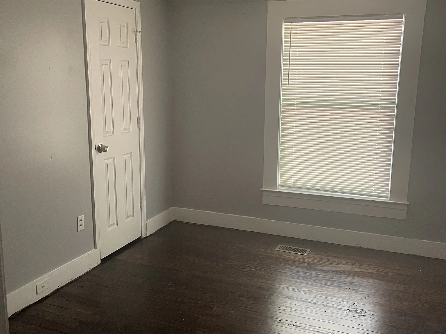 1917 Lathrop Street Southeast - B — Photo 3