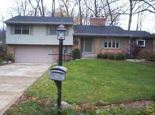 5647 Oakvista Dr, Cincinnati, OH 45243