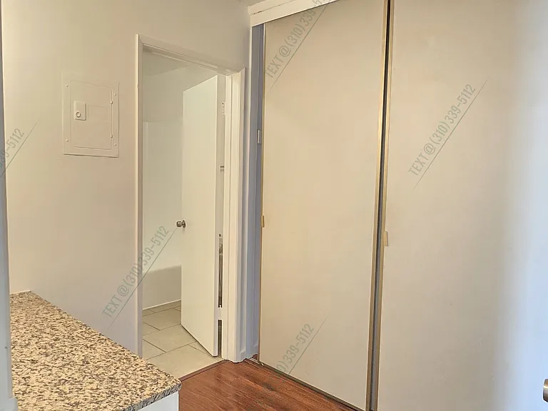 810 S Kingsley Dr #206 — Photo 16
