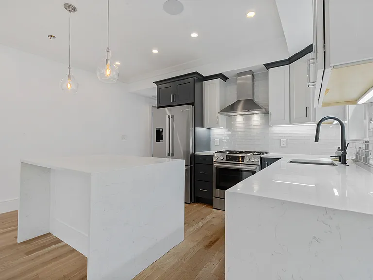 10 Hallet St #1 — Photo 2