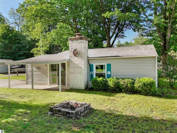 1898 S Golden Rod Ave, Lake City, MI 49651