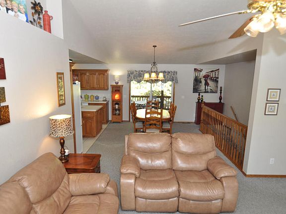 4th image of 13 Northwoods Dr