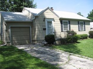 8702 Minnehaha Ln, Kansas City, MO 64114