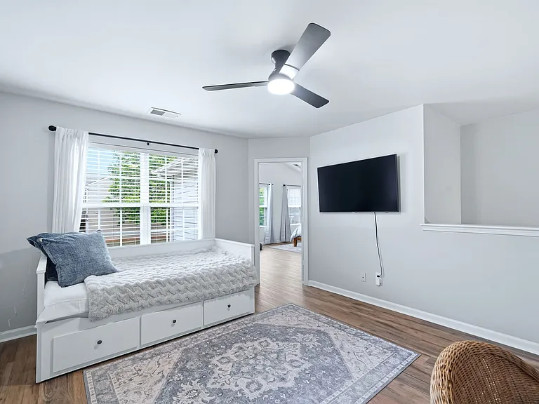 1002 Mearn Rd — Photo 30