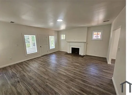 2509 Gladstone St — Photo 5