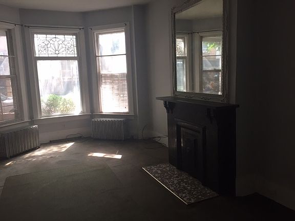4th image of 1934 N Sedgwick Street # First Floor