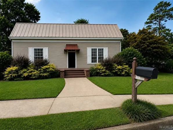 8 Th St, Clanton, AL 35045