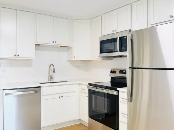 Imperial Apartments, 11 Dart St #15, Cranston, RI 02920
