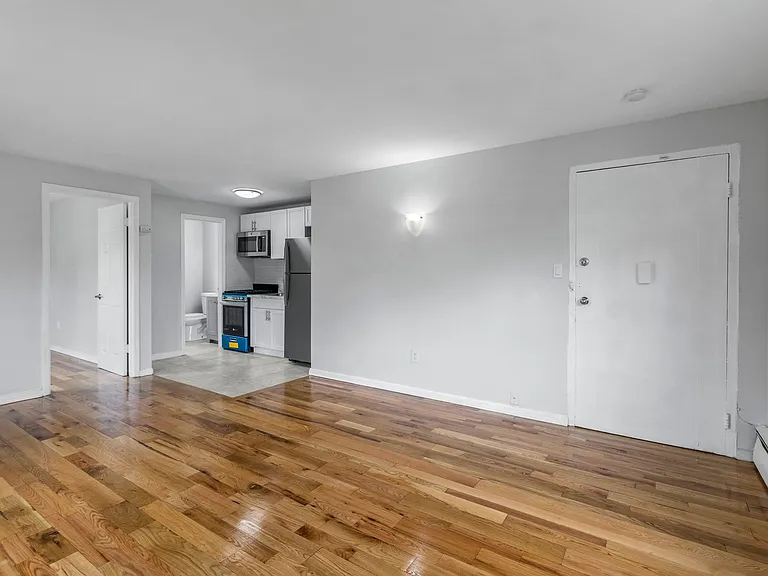 Colorado Ave Apartments — Photo 6