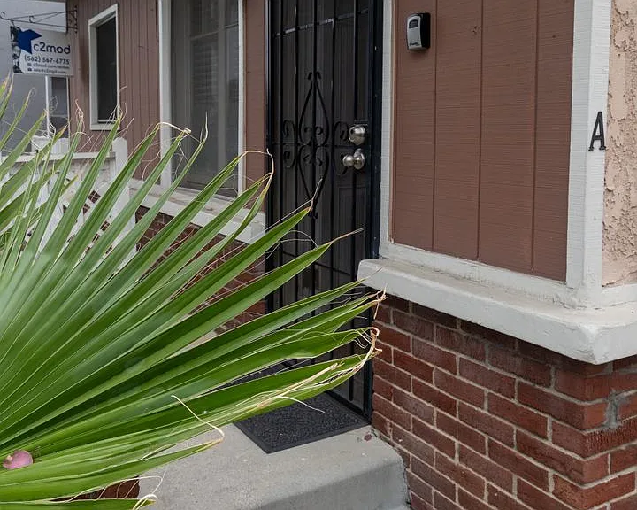 1145 E Appleton St — Photo 3