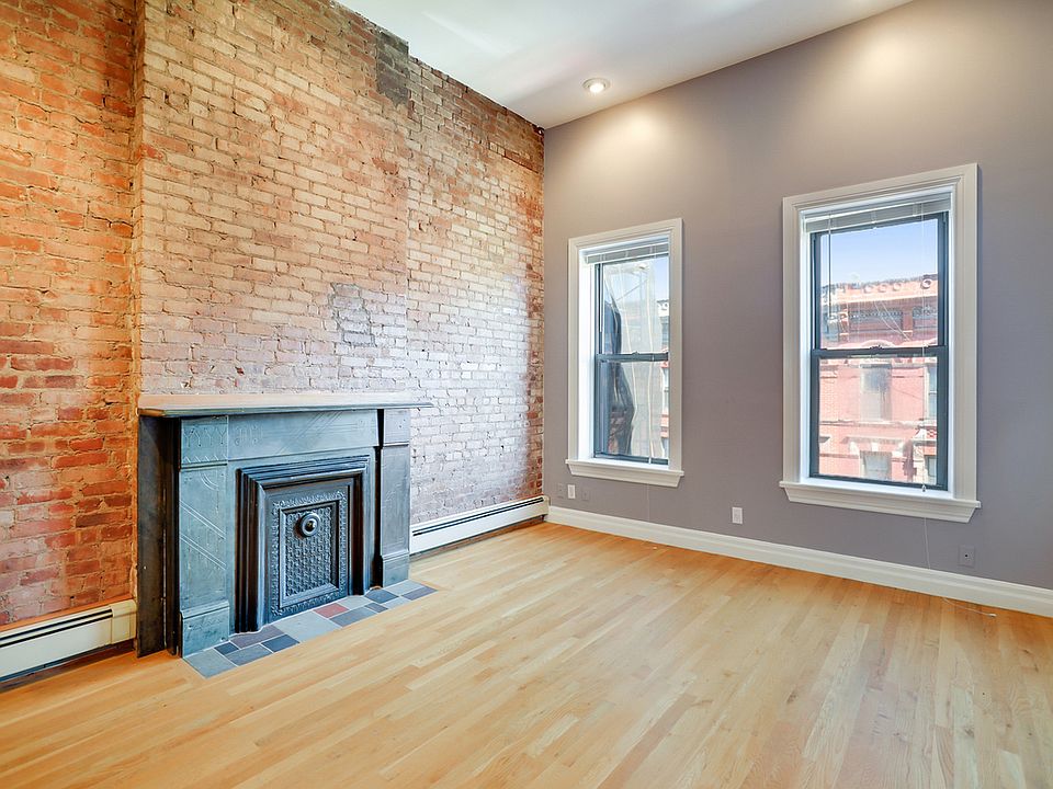 1st image of 118 Bedford Ave #4RR
