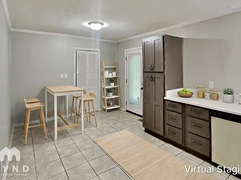 2570 Rolling View Dr SE — Photo 3